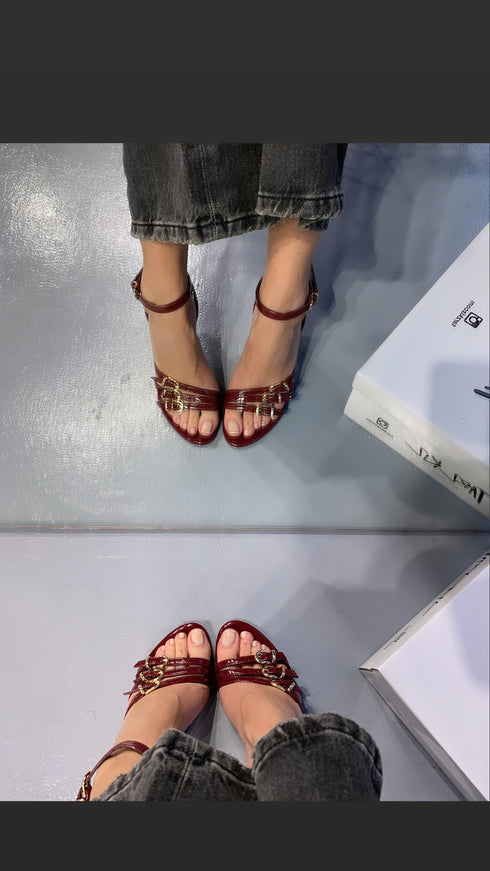 CHARLE BORDO KEMERLİ 6CM TOPUKLU SANDALET